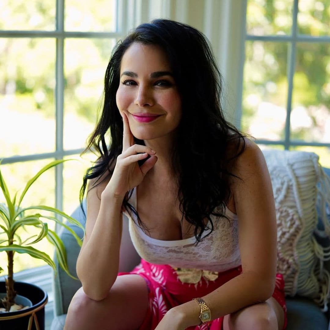 Martha Higareda publica las primeras fotos mostrando su pancita