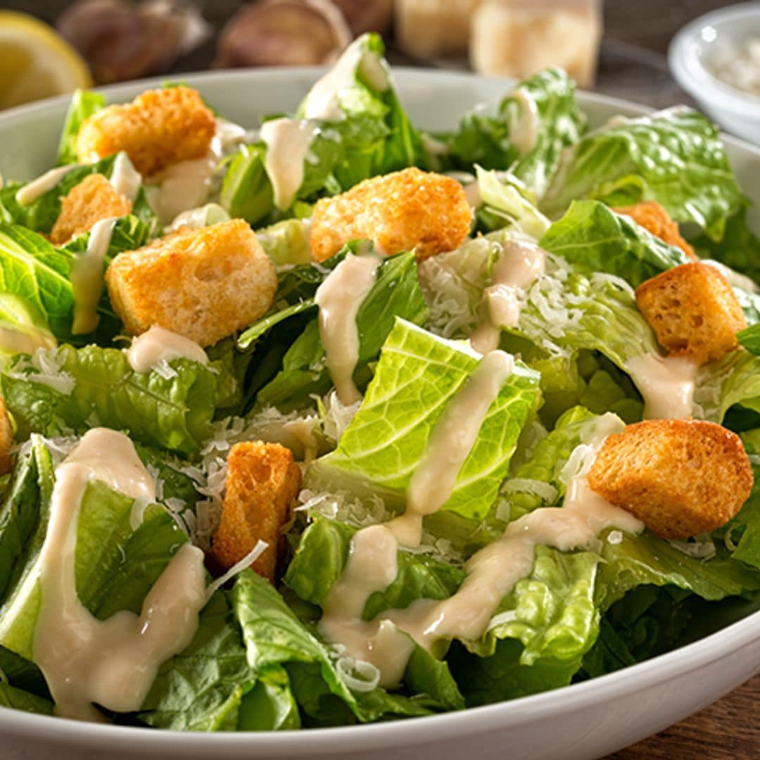 ¿Sabes cuál es el origen de la ensalada César?