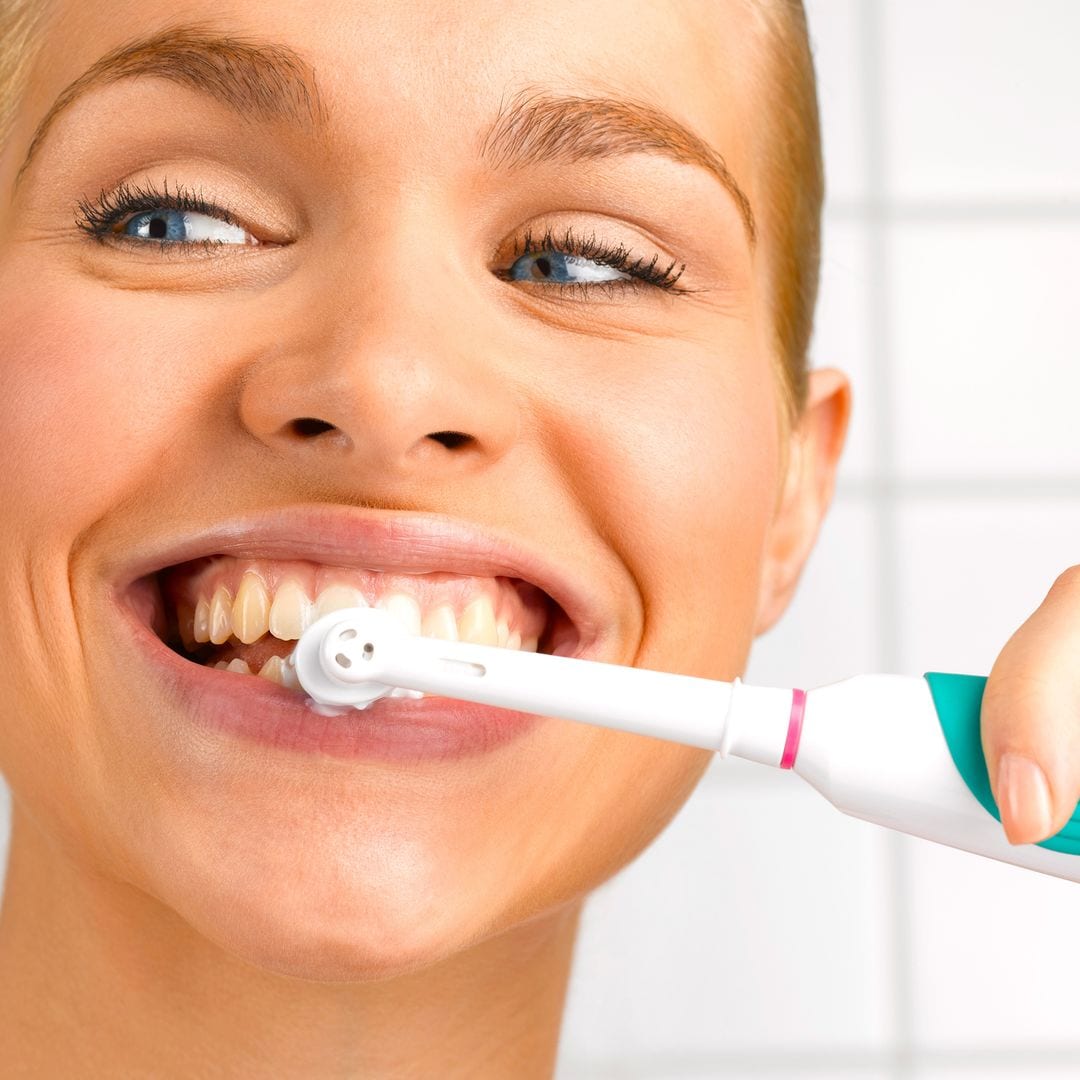 El cepillo eléctrico que eleva tu rutina de belleza diaria y te da una sonrisa de anuncio