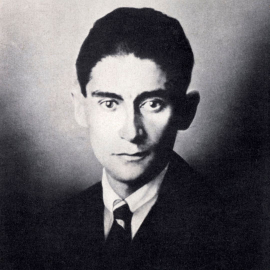 La reflexión de Kafka sobre la autenticidad, que parece escrita para la era de Instagram, 102 años después de su muerte: "La vida era una fiesta de disfraces..."