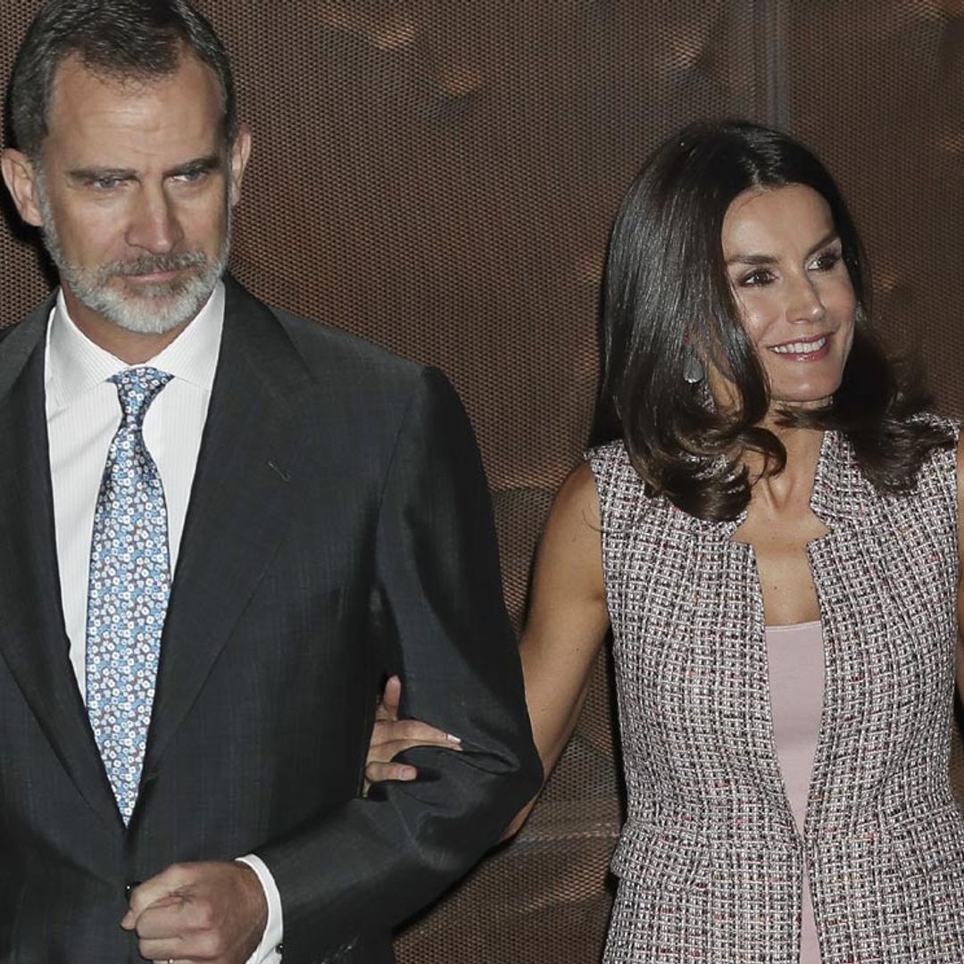 Los Reyes presiden su primer acto tras el anuncio de don Juan Carlos