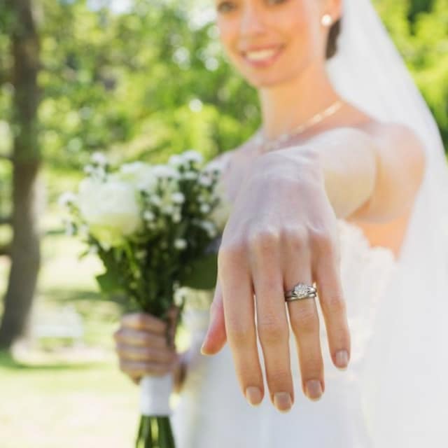 novias anillo 01