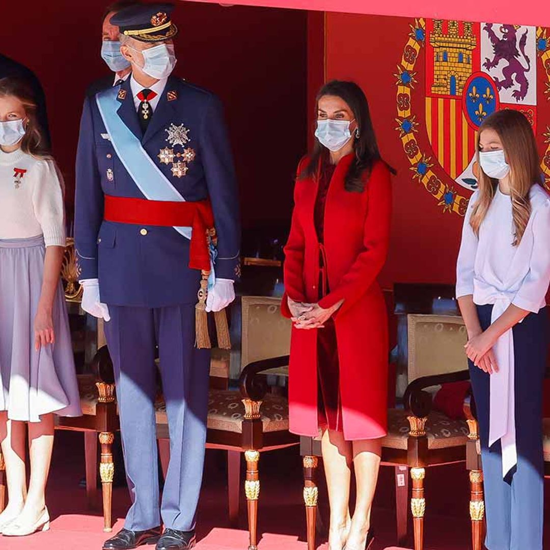 Los Reyes presiden junto a sus hijas una Fiesta Nacional muy diferente marcada por el coronavirus