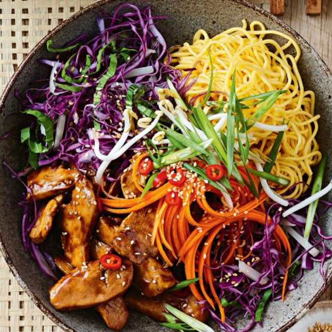 'Chow mein' de pollo