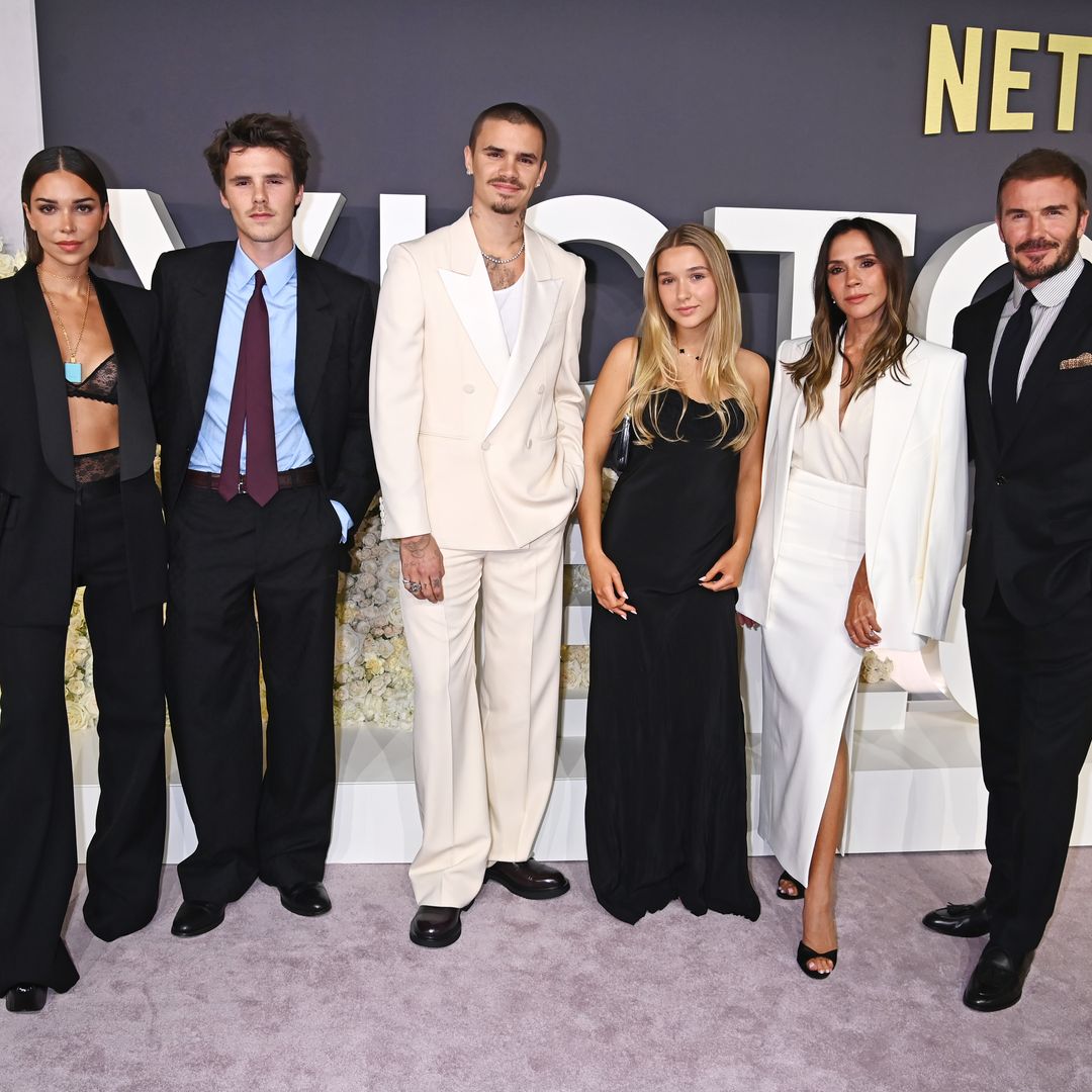 Victoria Beckham celebra el estreno de su serie junto a su familia, con la notable ausencia de Brooklyn y Nicola