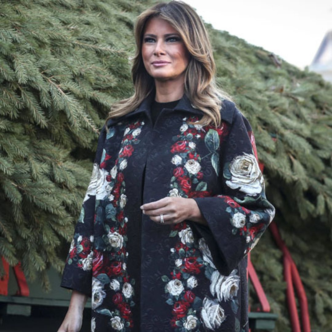 El recuerdo de Melania a su abrigo más polémico en la cuenta atrás para Navidad