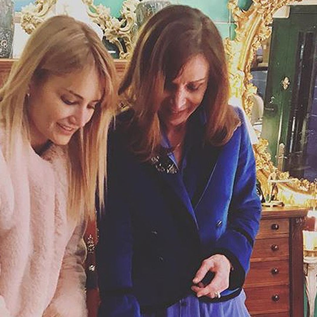 Mientras se confirma la nueva relación de su ex, Alba Carrillo se dedica a echar piropos a su suegra