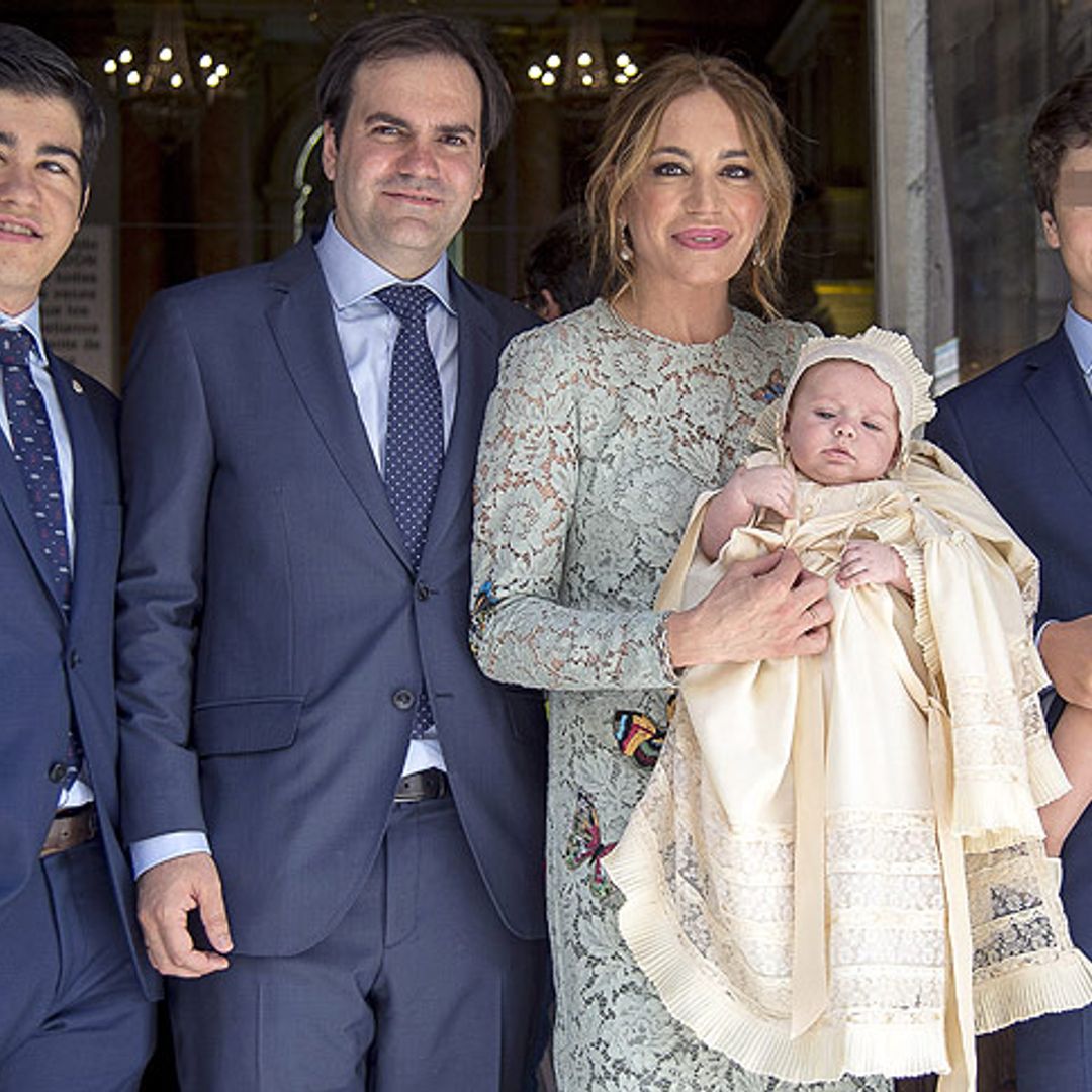 Gema Ruiz y Juan Díaz bautizan a su pequeño Juan rodeados de amigos