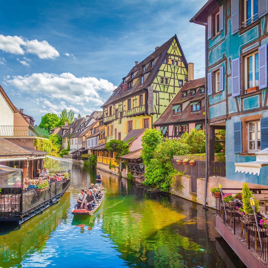 navegando por los canales de Colmar, Francia