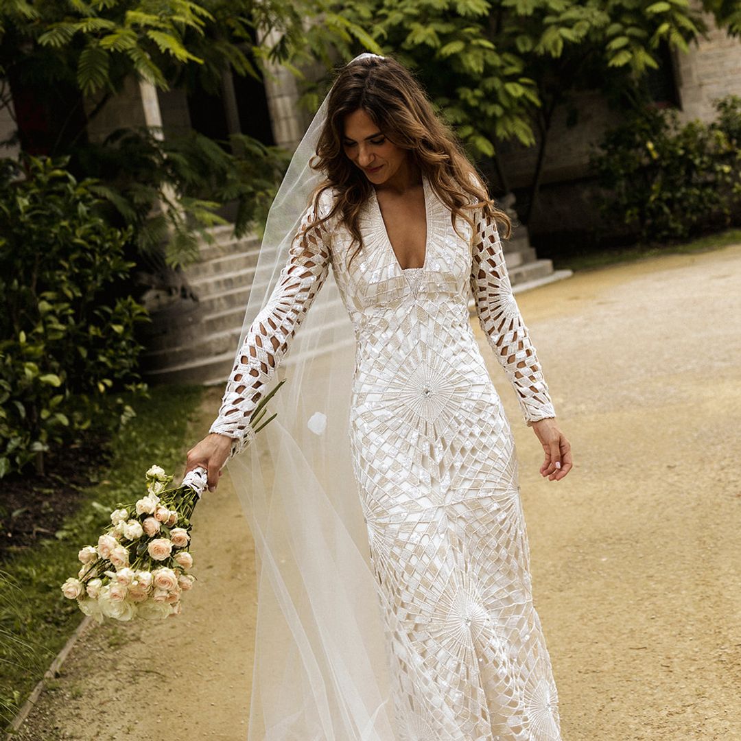 Olimpia llevó un vestido de novia creado con un tejido que su padre guardó 30 años: "La etiqueta de la tela estaba en pesetas"