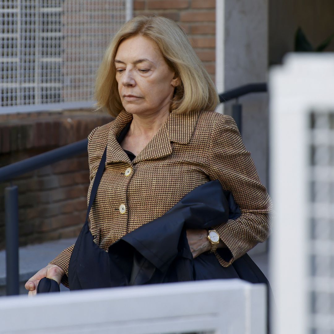 Mónica Medina, expareja de Emilio Guitérrez Caba, pide perdón tras agredir con una botella de champán a una periodista