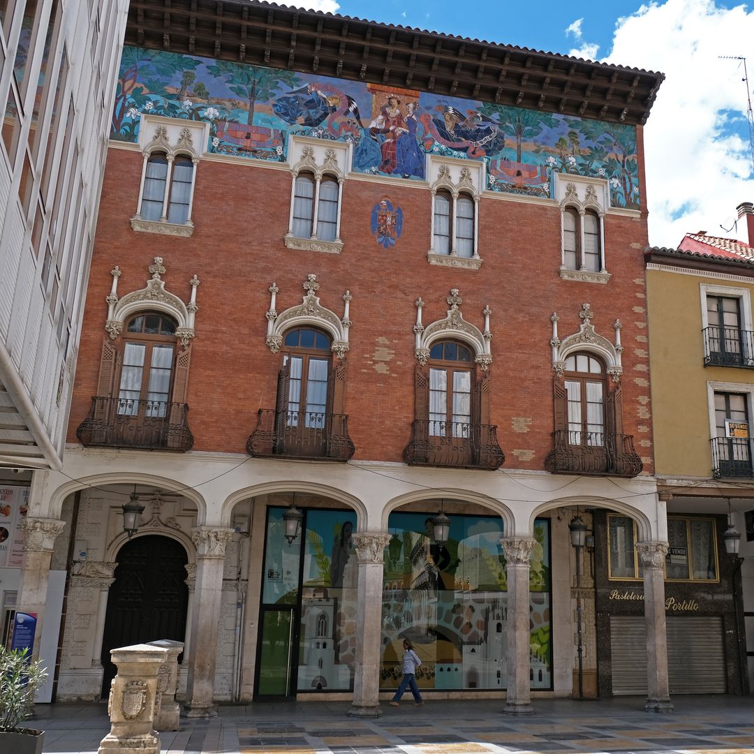 La desconocida ciudad de Castilla y León que esconde el Cristo más alto de España y una catedral sorprendente