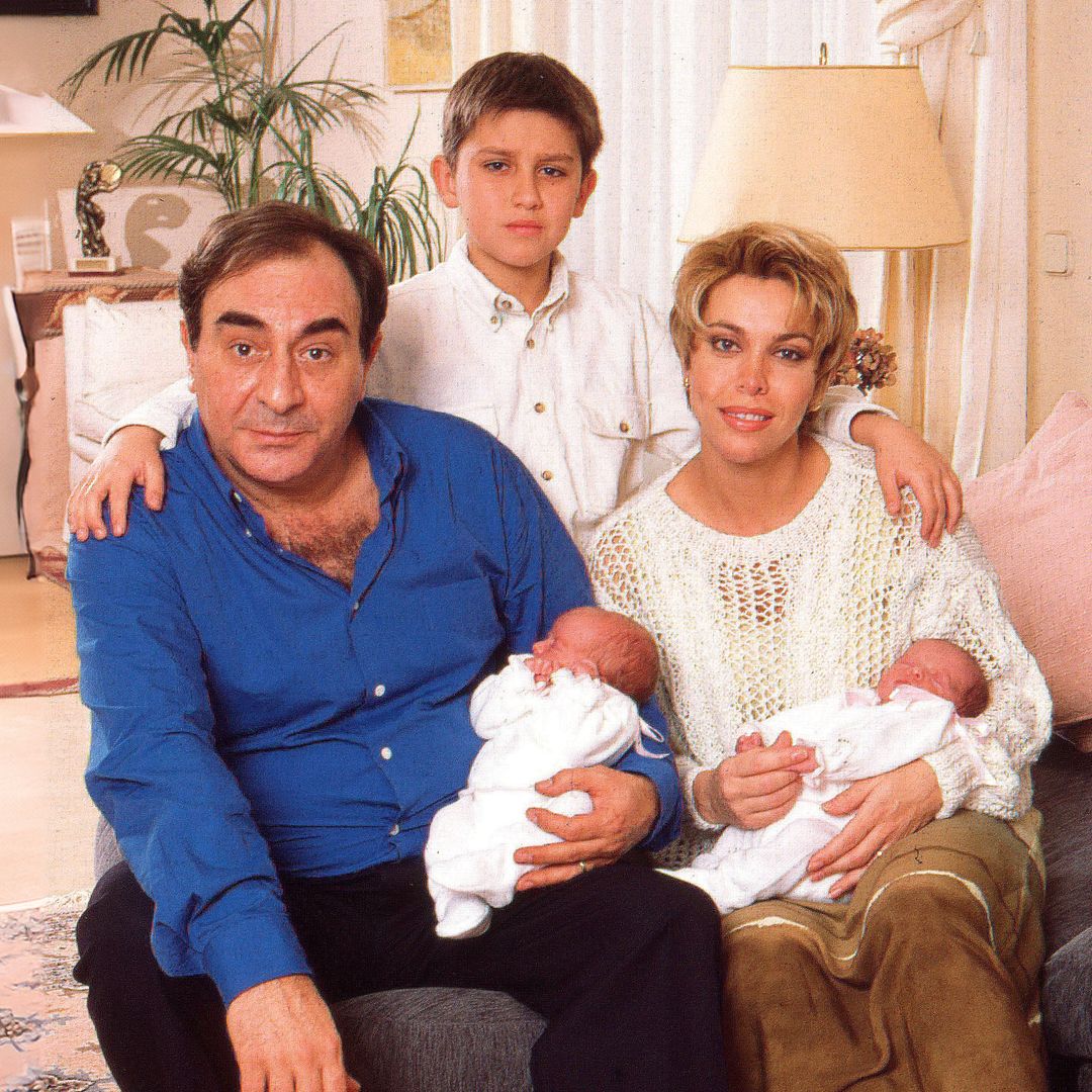 Carla Duval con su hijo y su marido