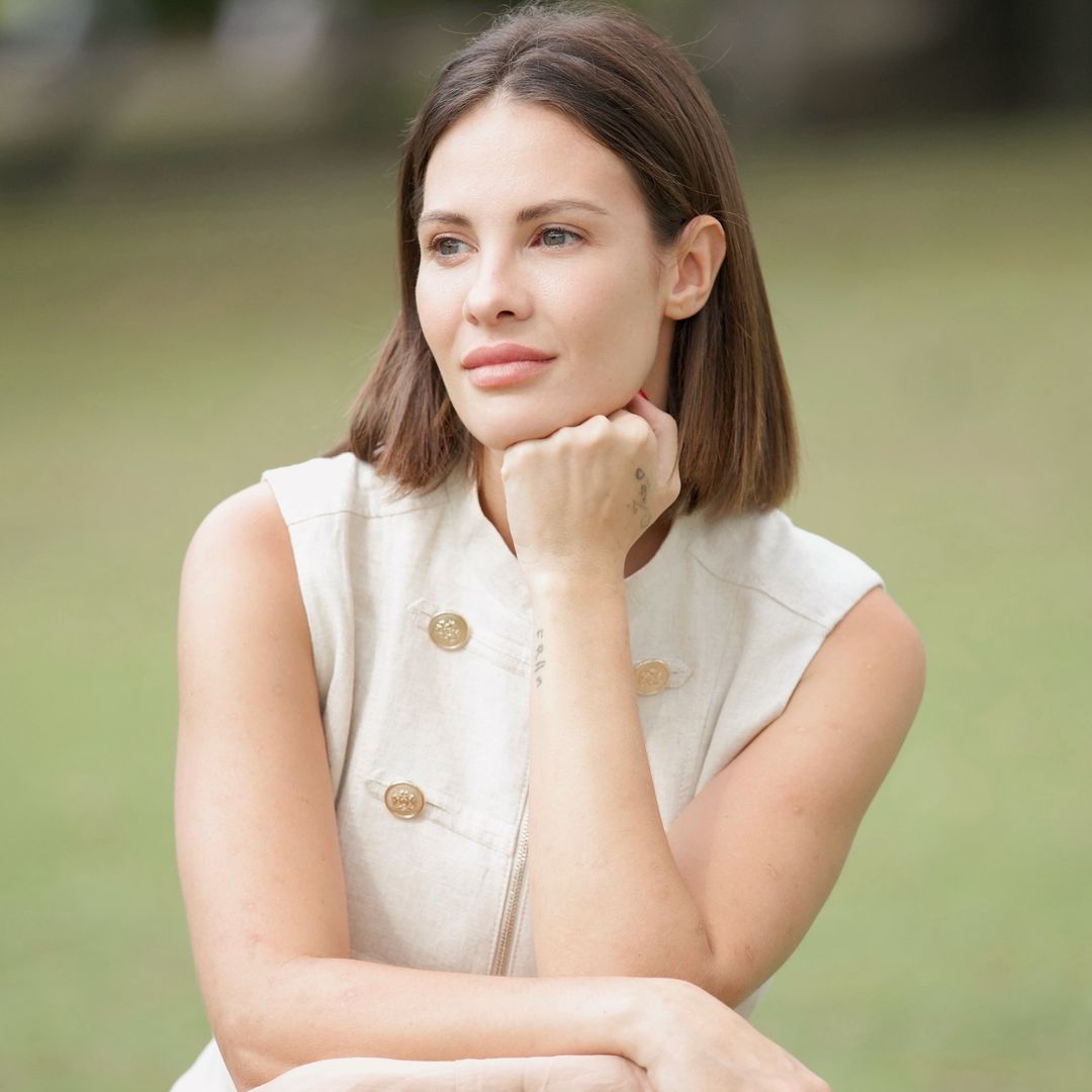 Jessica Bueno estrena hogar en Sevilla: una casa de 250 m², tres plantas, cocina americana y una reforma con estilo mediterráneo
