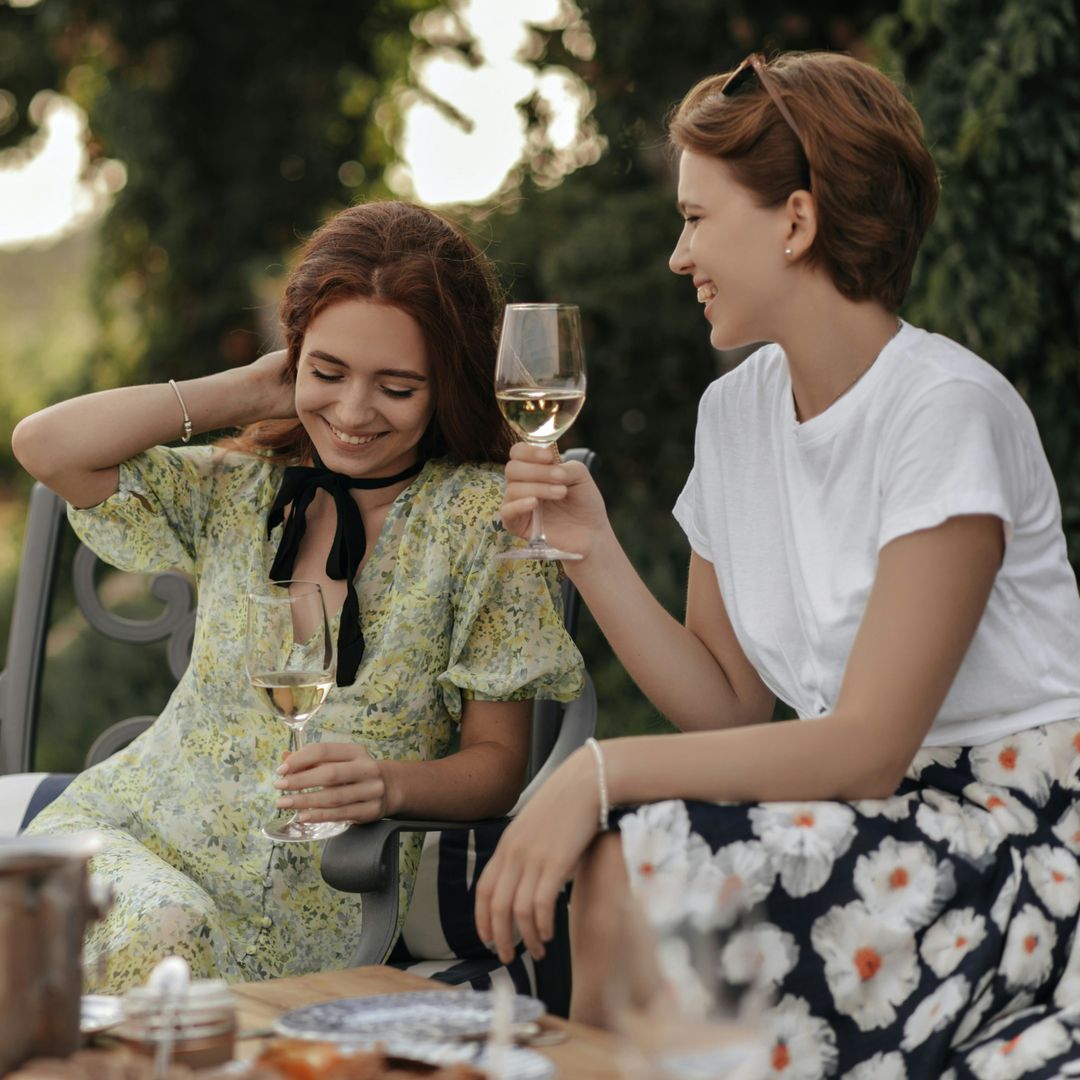 El nuevo 'place to be' no es una terraza: es este club de vinos global y súper 'cool'