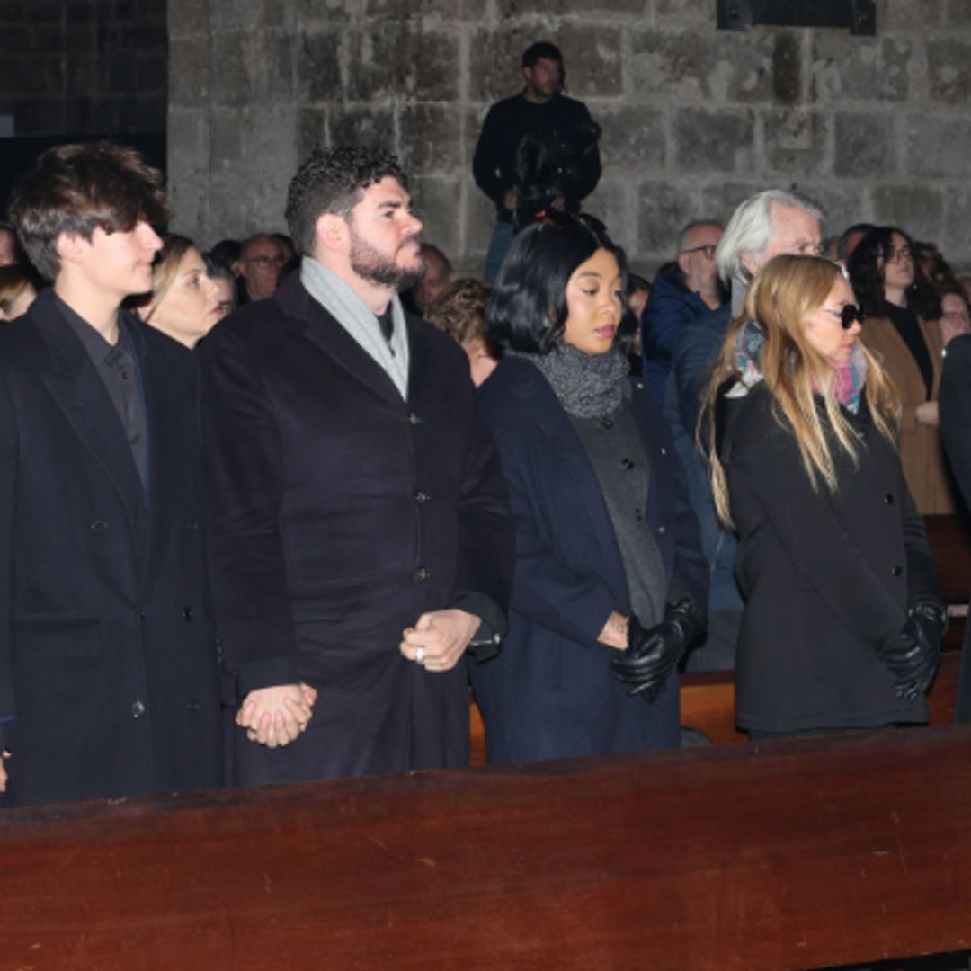 Del emotivo discurso de su hijo Manuel a la nota musical con 'La chica yeyé': así ha sido el funeral de Concha Velasco