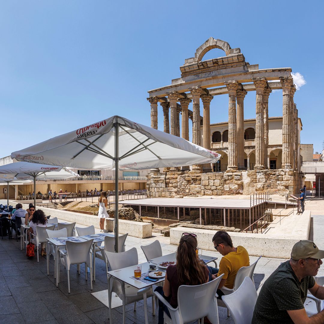 Terraza frente al Templo de Diana, Mérida, Badajoz, Extremadura