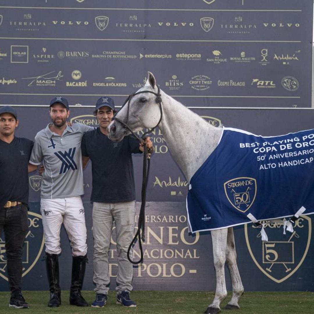 Cayetano Martínez de Irujo y Bárbara Mirjan asisten a la final del Torneo Internacional de Polo de Sotogrande