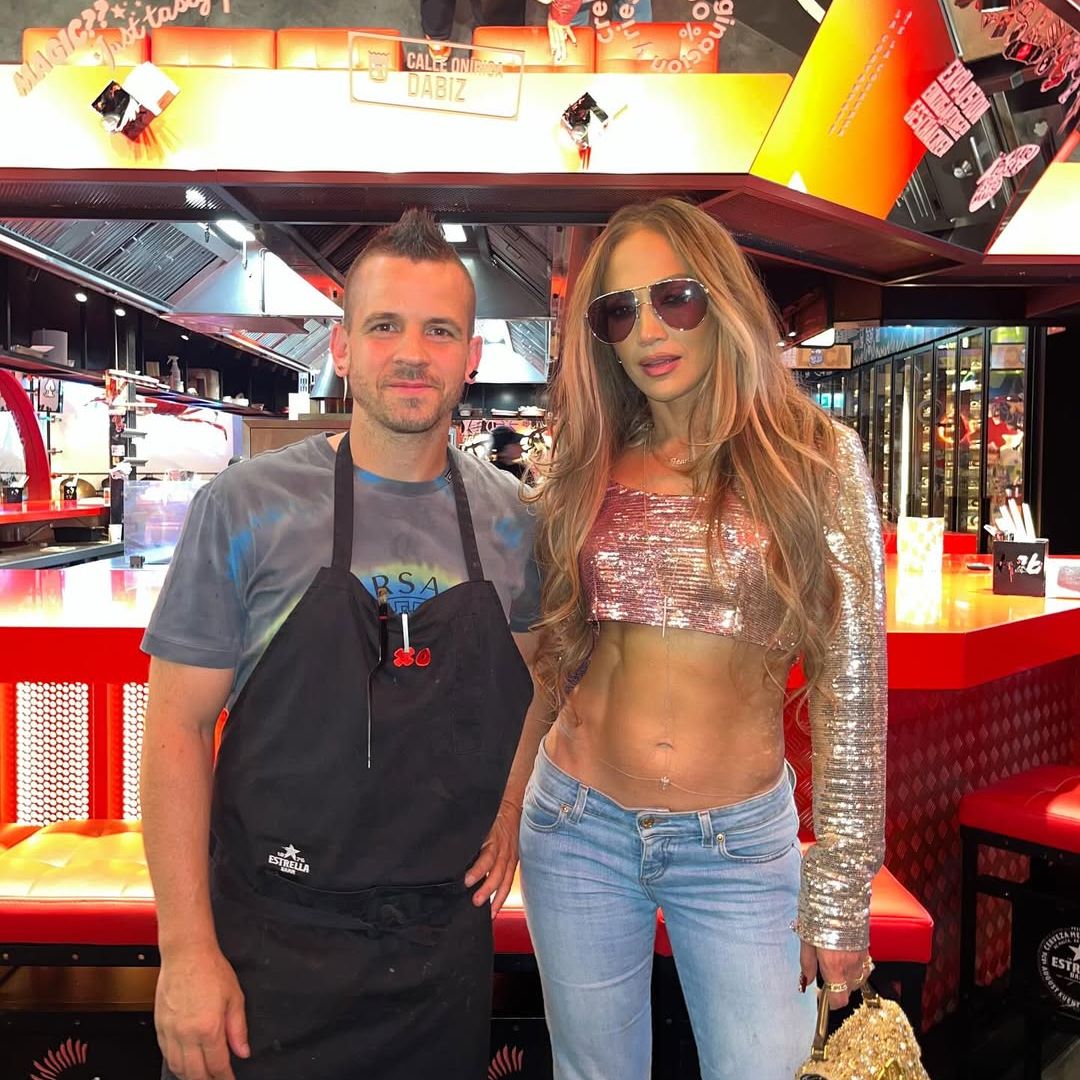 La misteriosa cena clandestina de Jennifer Lopez en el restaurante más salvaje de Dabiz Muñoz