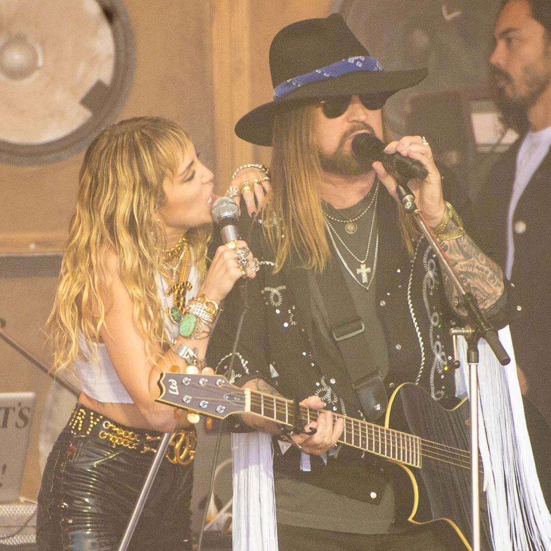 Billy Ray Cyrus reacciona al cambio de apellido de su hija Miley con una imagen de la infancia