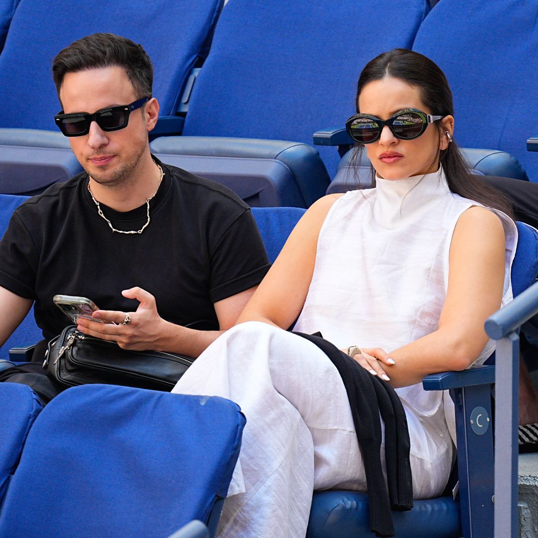 Rosalía aparece en el US Open de Nueva York con un hombre misterioso y el look clásico que queremos copiar