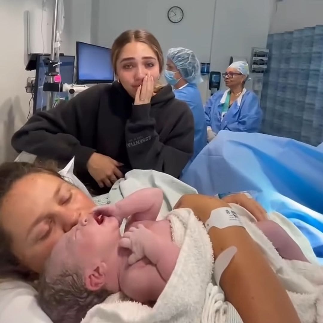 Luna estuvo presente en el nacimiento de su hermanito.