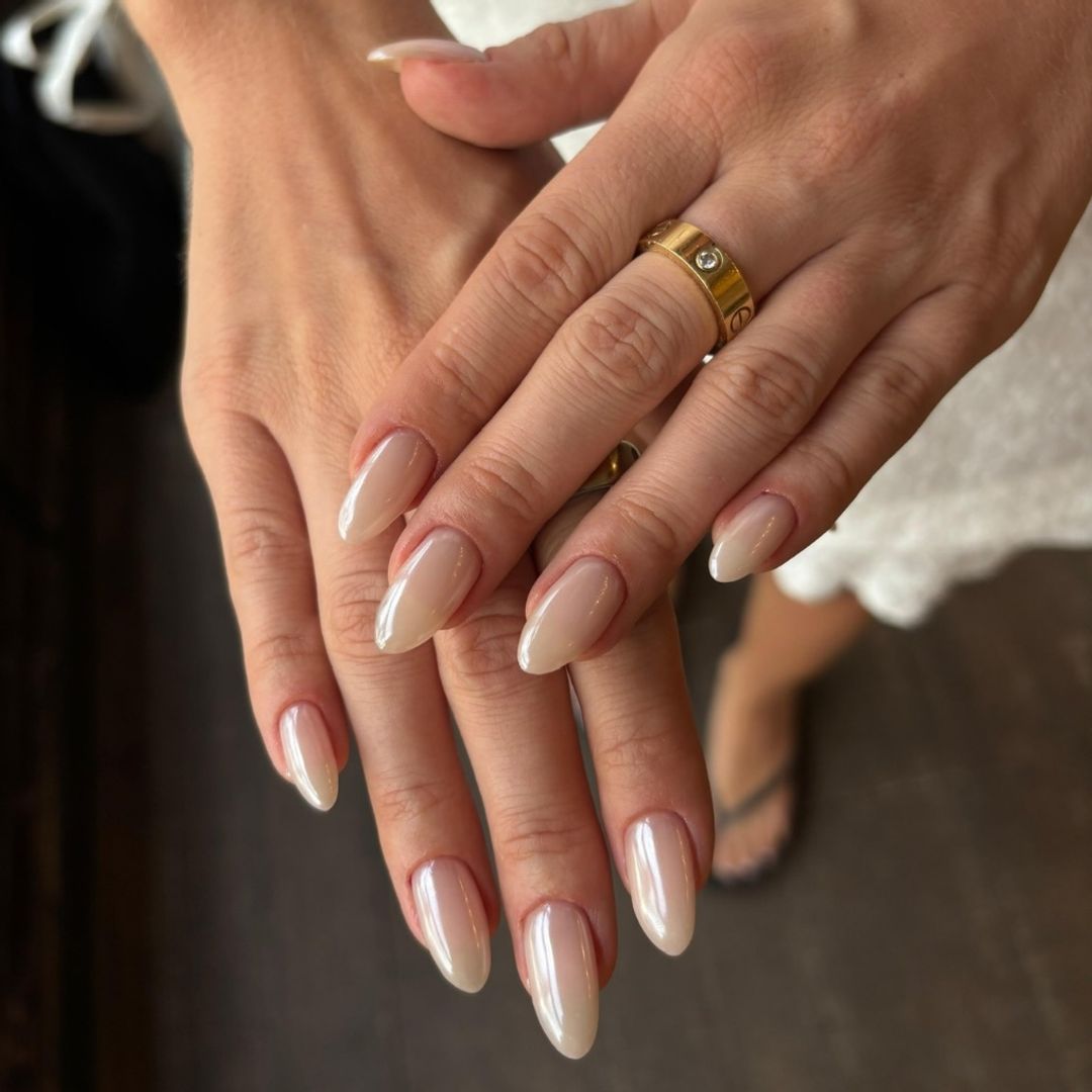 12 manicuras almendradas para empezar septiembre con uñas nuevas y mucho estilo