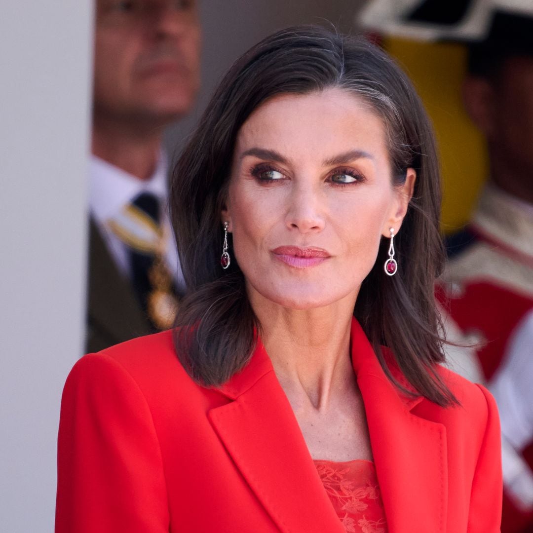 16 looks de la reina Letizia en el Día de las Fuerzas Armadas desde 2005: de lunares a zapatillas