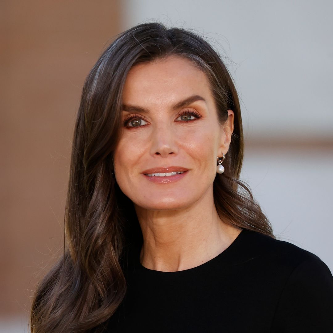 La gran semana de la reina Letizia pese a una cancelación de última hora: periodismo, aniversario y graduación