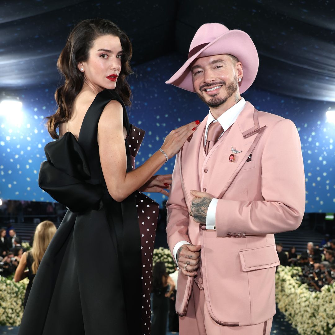 J Balvin inicia los festejos de su cumpleaños 40 con una divertida sorpresa de Valentina Ferrer