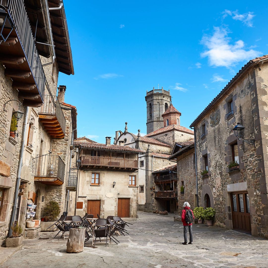 3 pueblos medievales cerca de Barcelona y 3 rutas senderistas que puedes hacer desde ellos