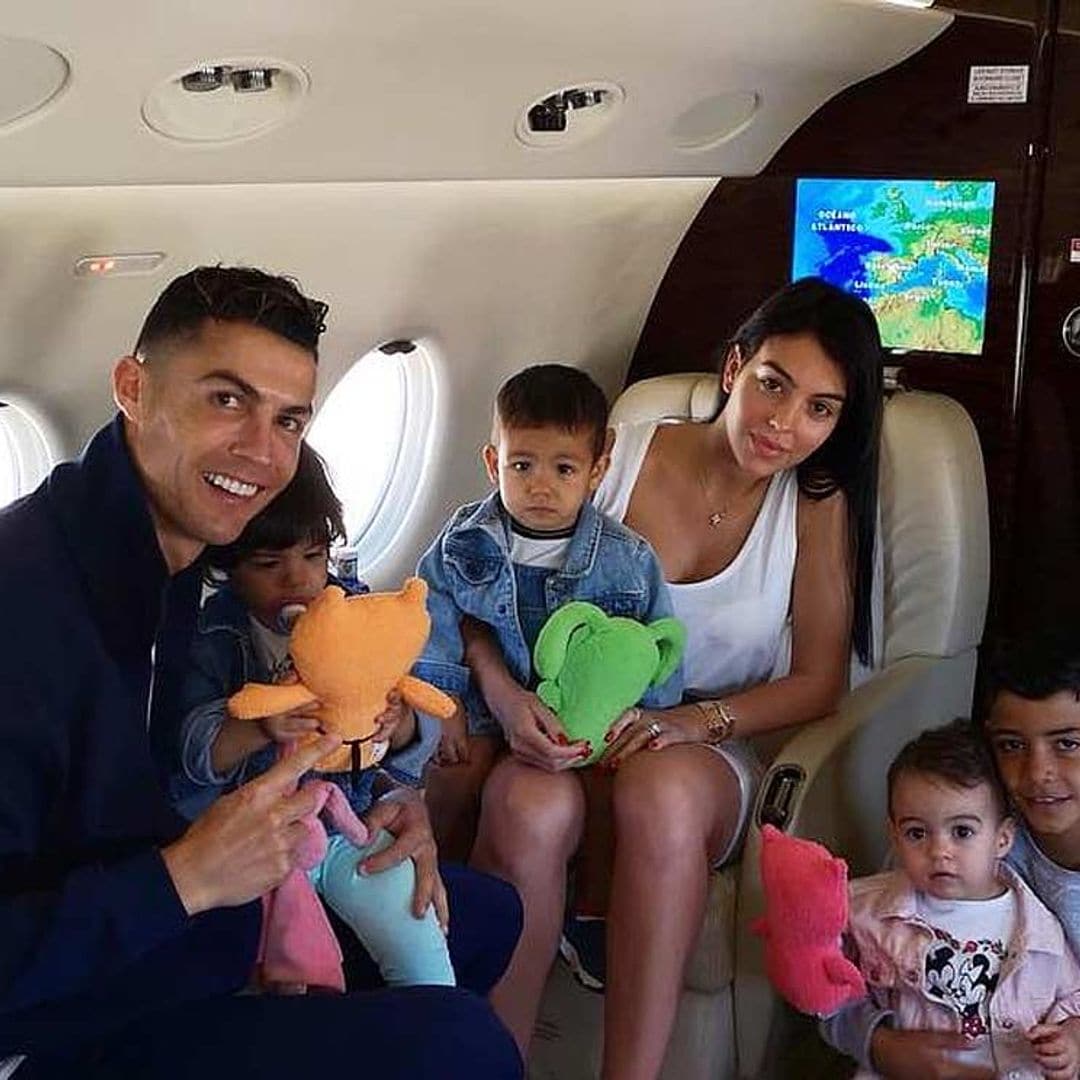 Cristiano Ronaldo y Georgina Rodríguez regresan a Turín tras dos meses confinados en Madeira
