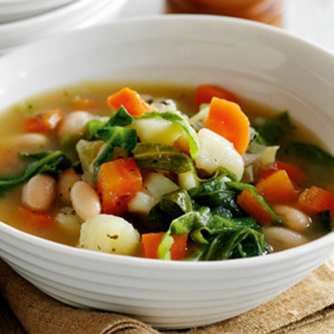 Potaje de col con judías blancas