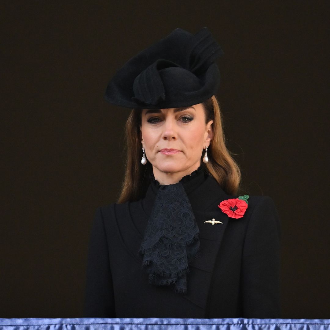 Kate y Guillermo acaparan todas las miradas en la ceremonia del Día del Recuerdo presidida por la Familia Real británica