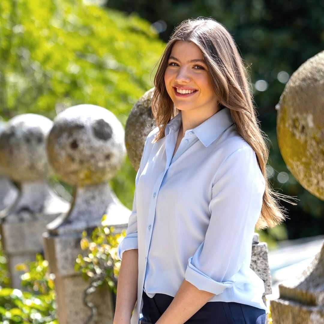 Las 20 fotos de la infanta Sofía que reflejan un año crucial para ella tras alcanzar la mayoría de edad