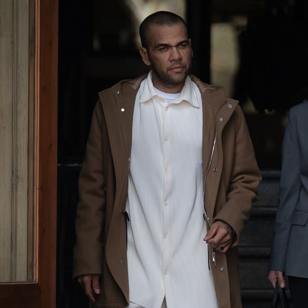 El exfutbolista Dani Alves es absuelto de su condena por agresión sexual