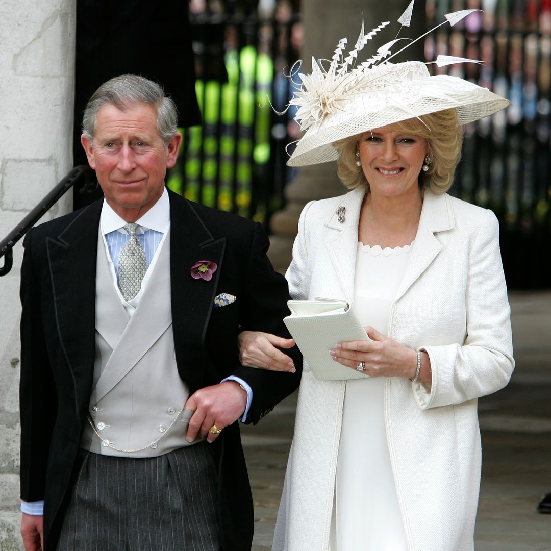La reina Camilla, una novia real que rompió las reglas: los detalles del enlace más singular de la Casa Windsor
