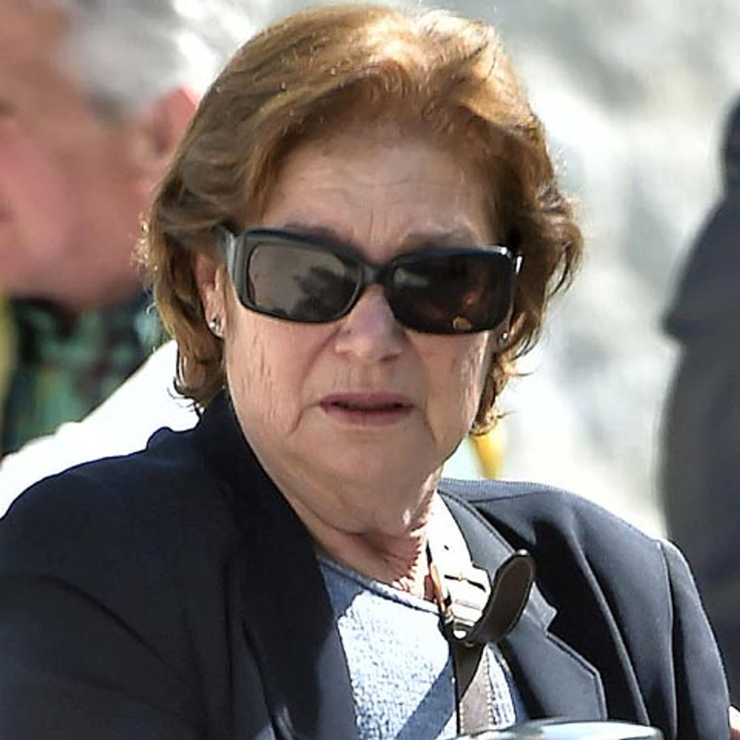 Teresa Rabal, destrozada en el último adiós a su marido