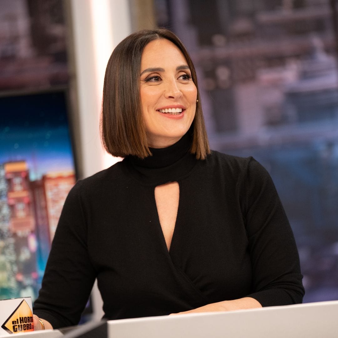 Tamara Falcó acierta con el jersey escotado más elegante