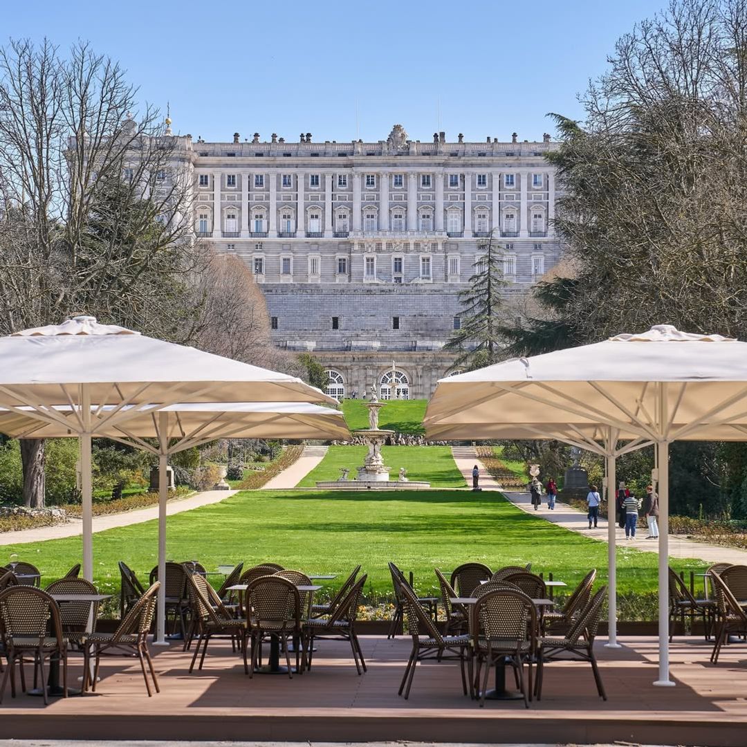 La terraza del campo del moro en Madrid