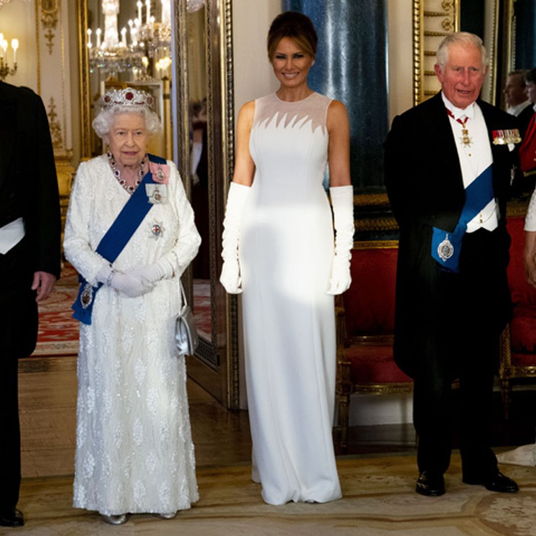 La curiosa razón por la que todas las mujeres vistieron de blanco en la recepción de Isabel II