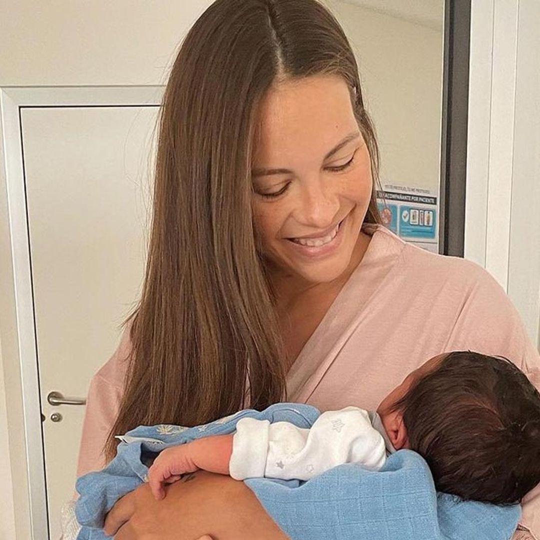 Jessica Bueno y Jota Peleteiro ya están en casa con su hijo recién nacido, Alejandro