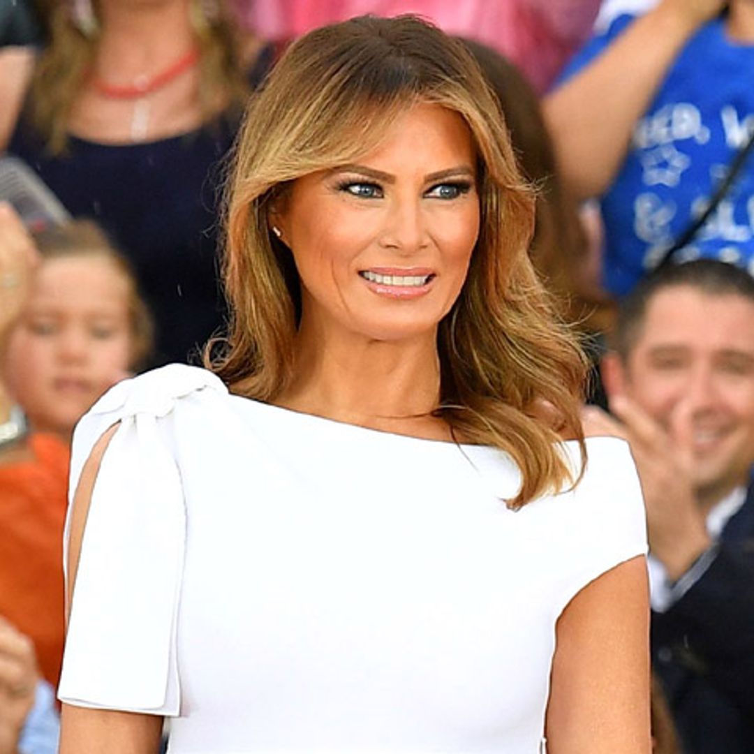 Melania Trump rompe su tradición de estilo con un vestido de rebajas