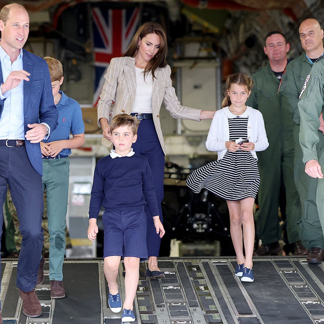 George, Charlotte y Louis de Gales, fascinados con los aviones en la mayor feria aérea del mundo