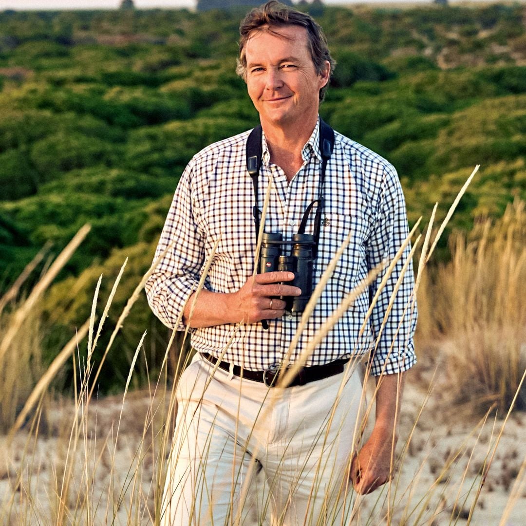 Pedro de Borbón-Dos Sicilias, duque de Calabria, en un excepcional reportaje en el corazón de Doñana