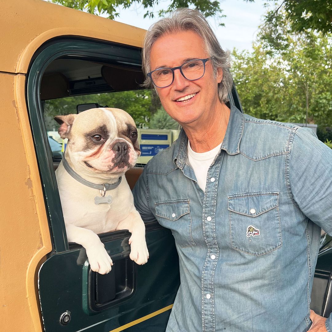 Poty Castillo nos presenta al verdadero jefe de su casa, su perro Barri: "Él manda más, se sienta en mi sitio en el sillón"