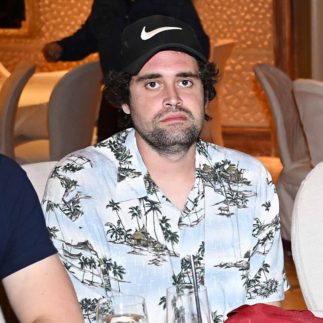 Nick Reiner, esposado, con la mirada perdida y con un chaleco especial en su primera aparición en el tribunal