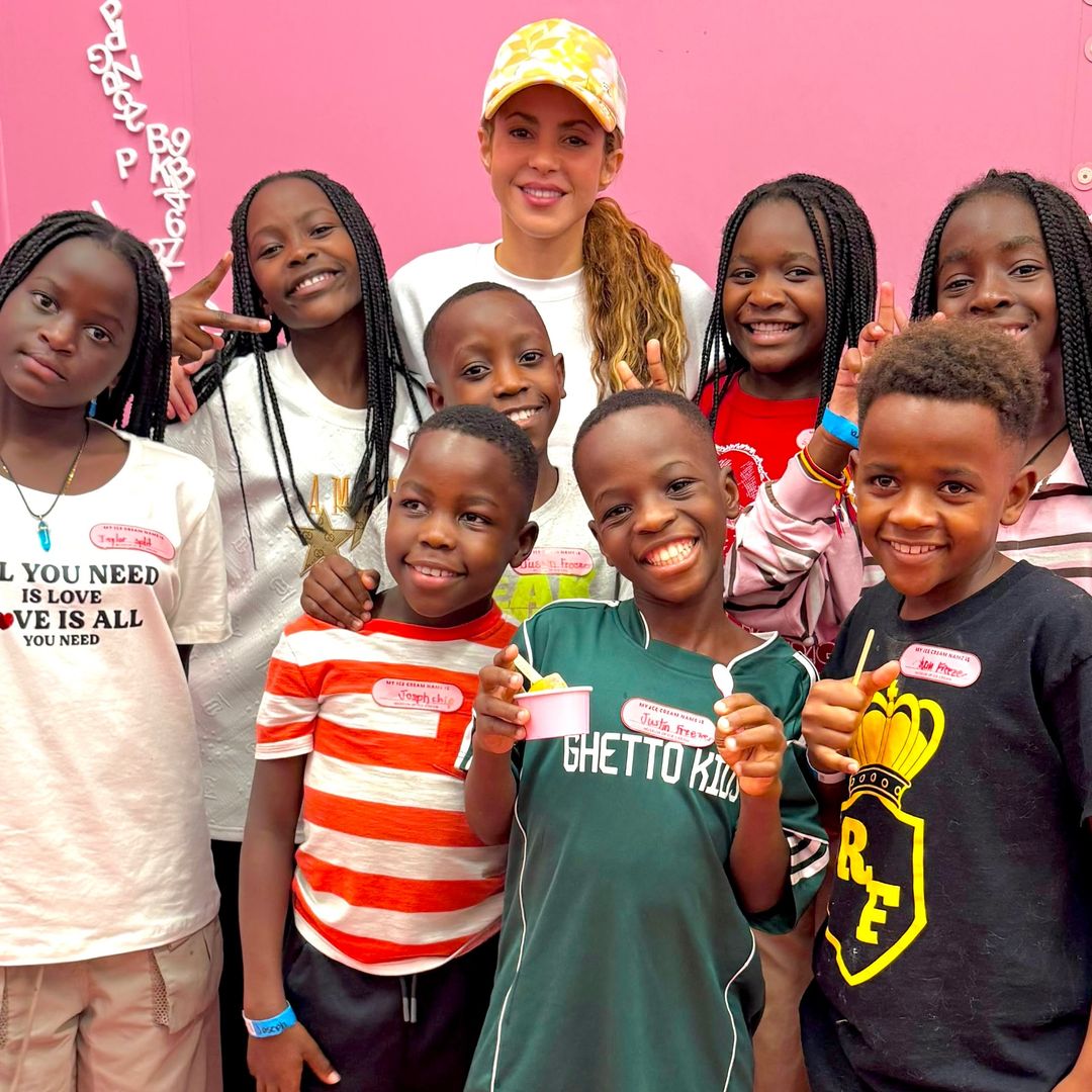 Shakira pasea por Nueva York con sus hijos y los Ghetto Kids antes de la final del Mundial 2026: ‘Han cambiado nuestras vidas’