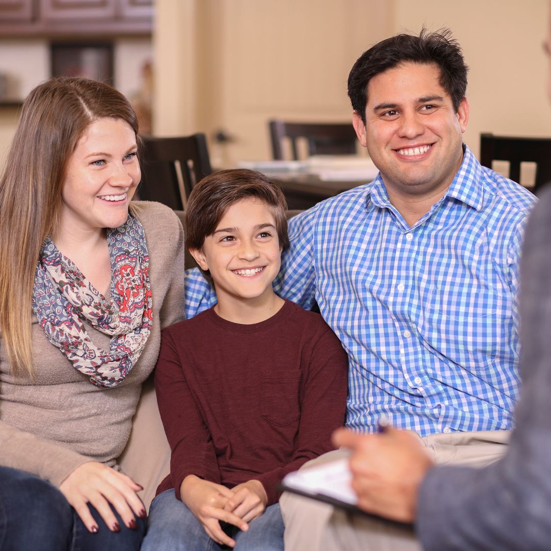 José Luis Morales, psicoterapeuta familiar: “Para ayudar a un hijo a crecer con una adecuada salud mental, lo principal es transmitirle amor y cariño”