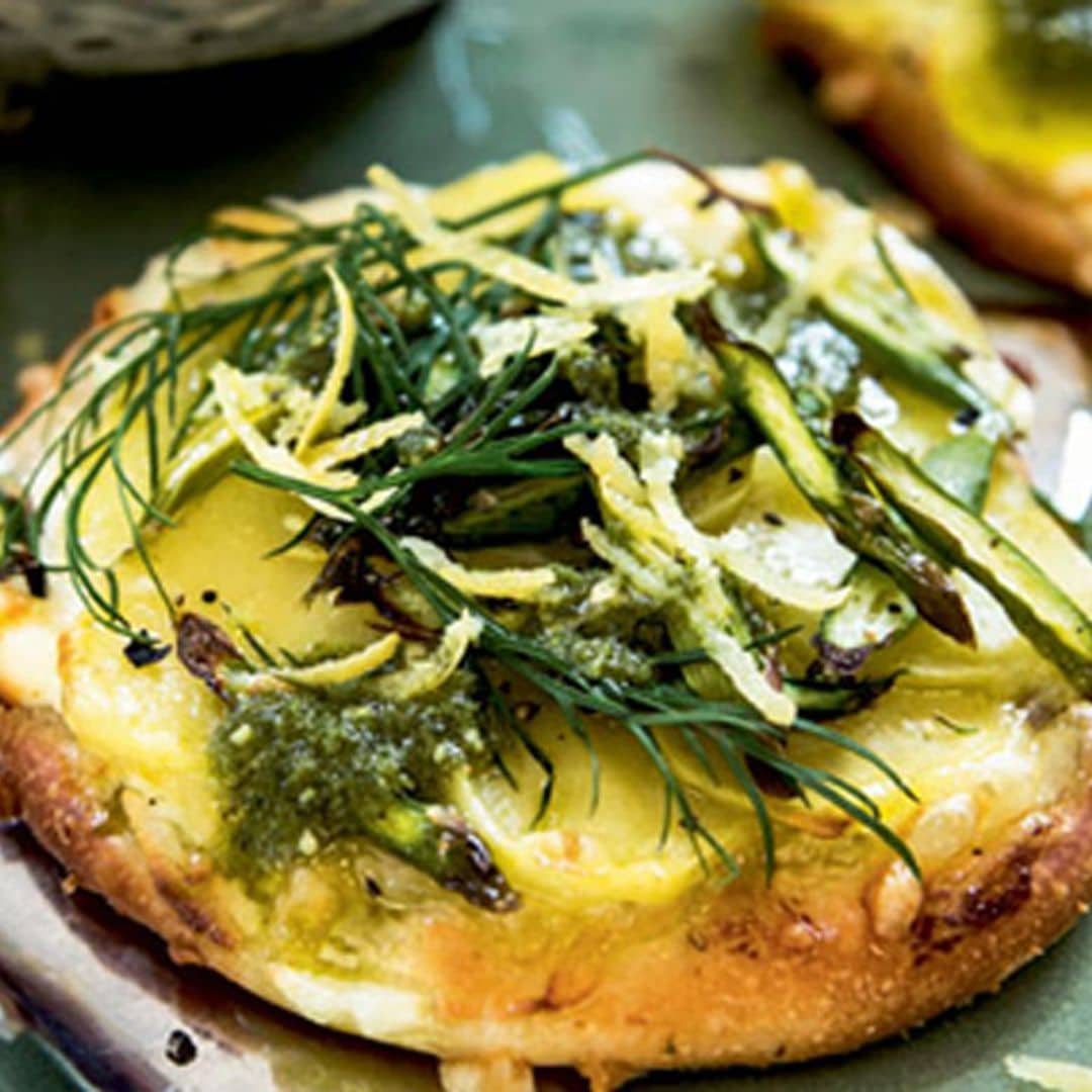 'Minipizzas' de calabacín con pesto de eneldo